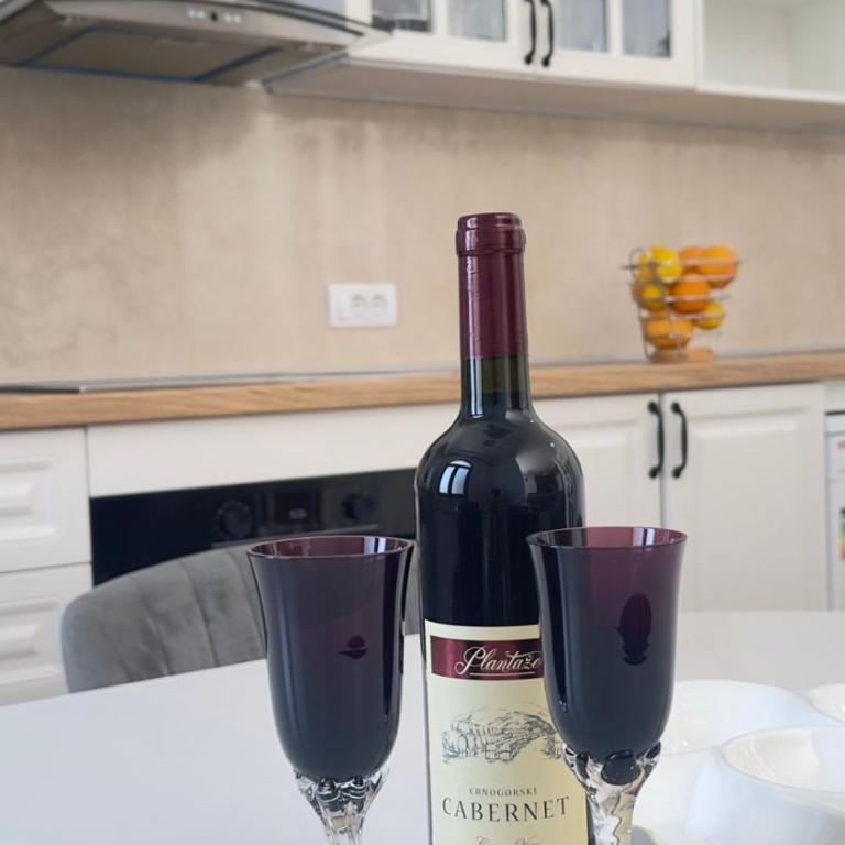 Palm Garden Apartment 2 - One-Bedroom Apartment - 6