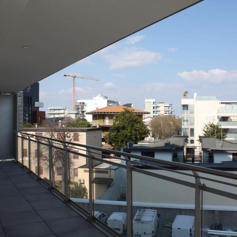 Stylish flat in Piazza Fontana - Apartment - 24