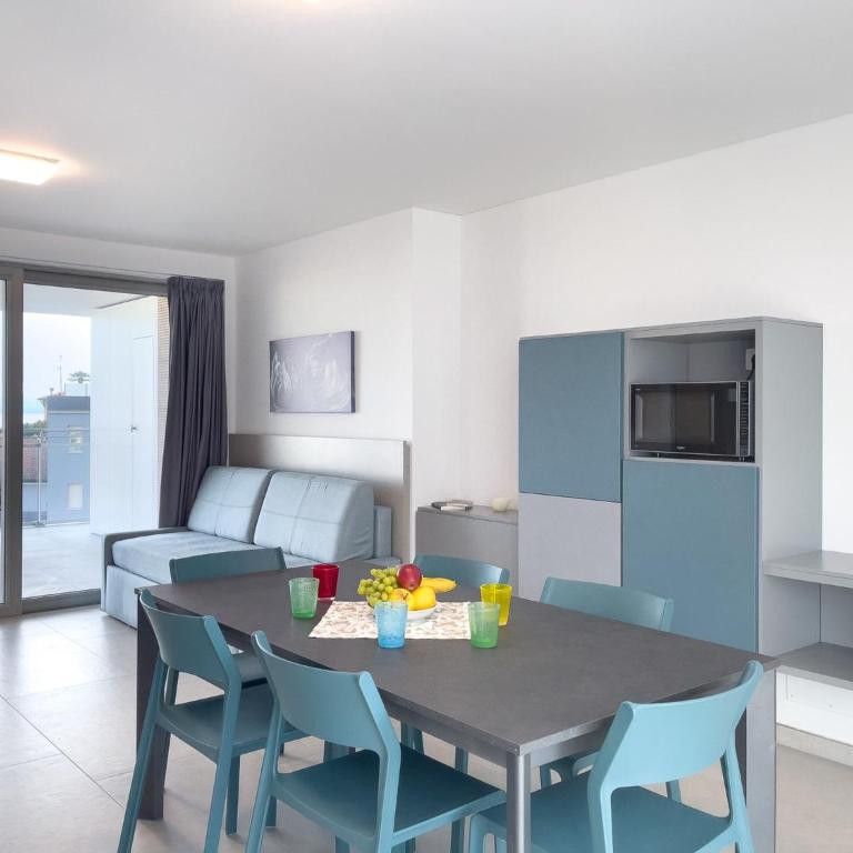 Bright apartment with balconies - Apartment - 6