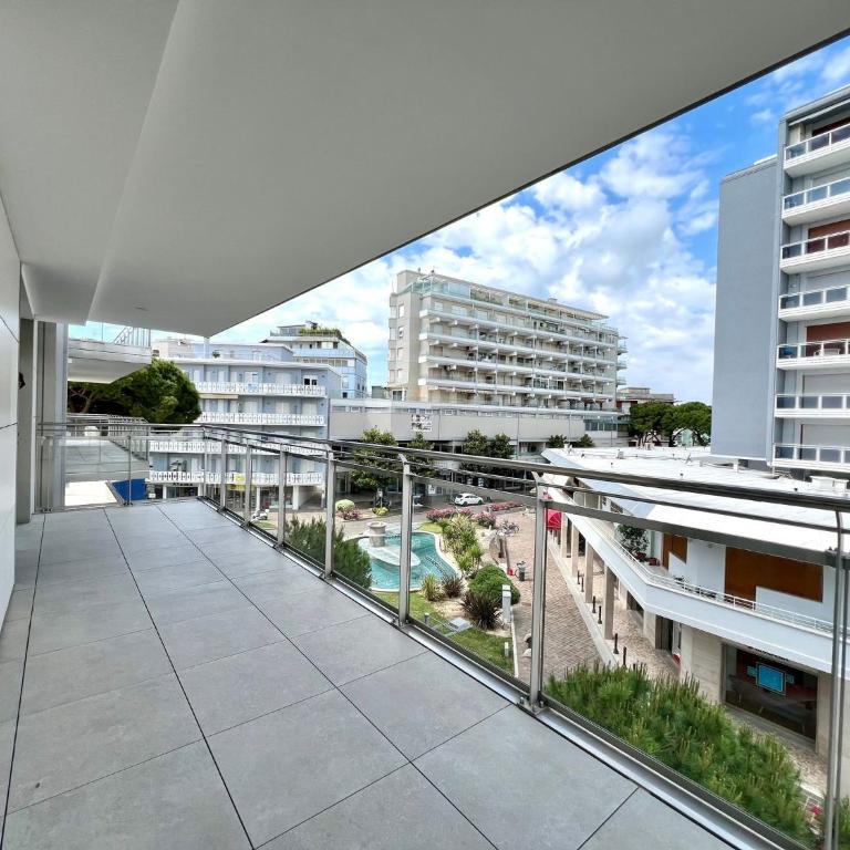 Bright apartment with balconies - Apartment - 16