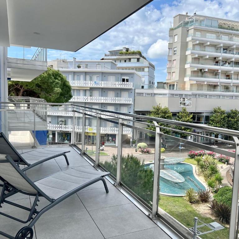 Bright apartment with balconies - Apartment - 17