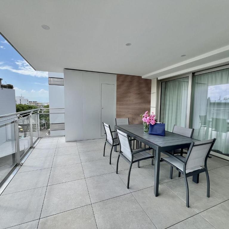 Bright apartment with balconies - Apartment - 20