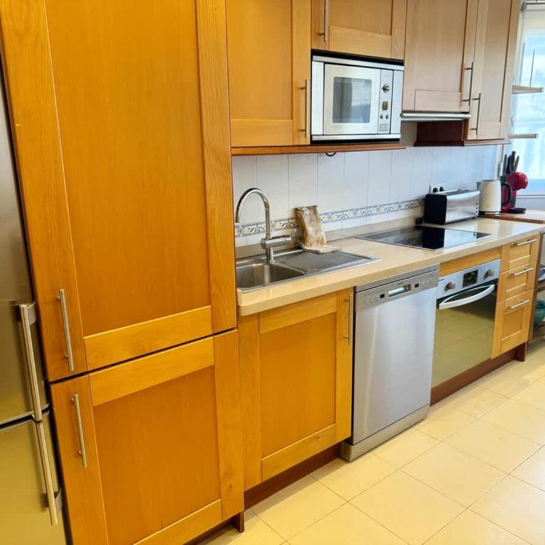 Beach 3br Pool Parking Sleeps 7 - Apartamento - 32