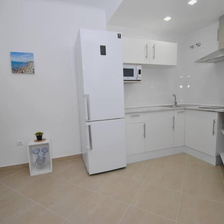 Benal Beach Spacious 1 Bedroom with Year-Round H - Apartment - 6