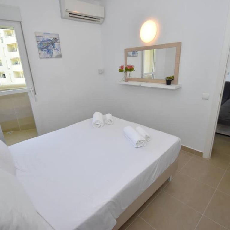 Benal Beach Spacious 1 Bedroom with Year-Round H - Apartment - 12