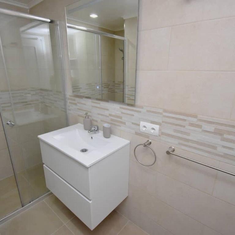 Benal Beach Spacious 1 Bedroom with Year-Round H - Apartment - 13