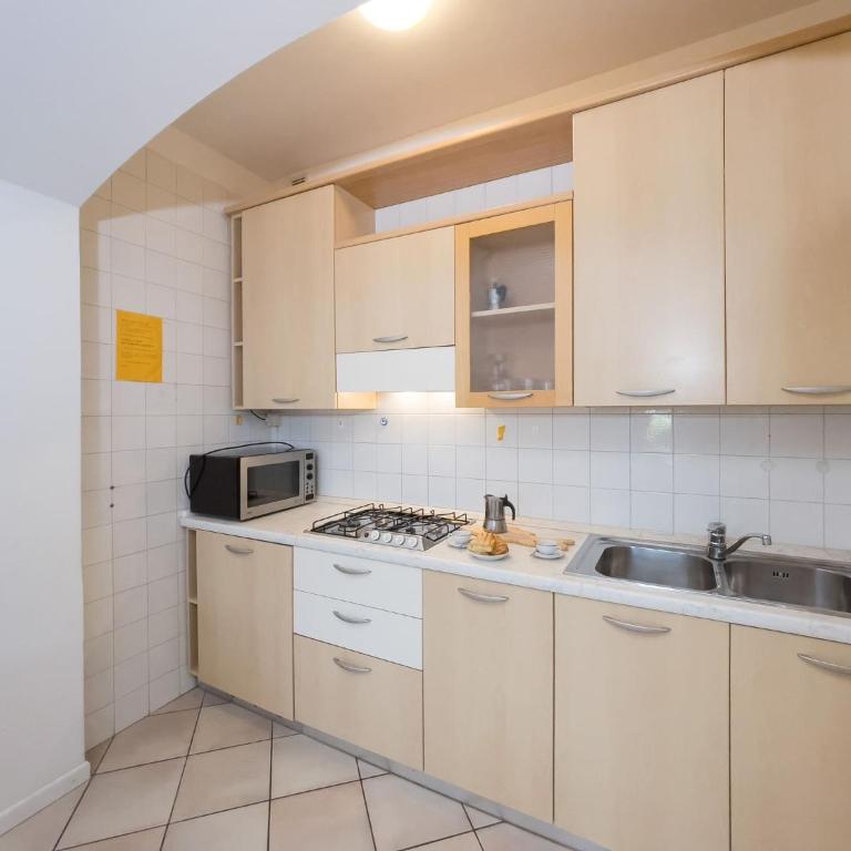 Spacious flat only 150mt from the beach - Appartamento - 8