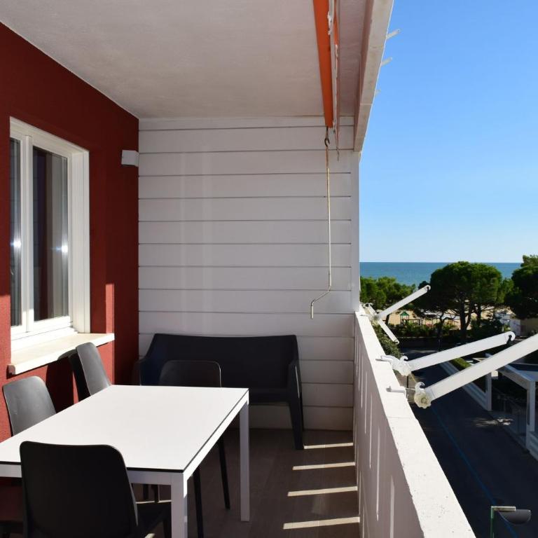 Modern flat with sea view balcony - Apartment - 1