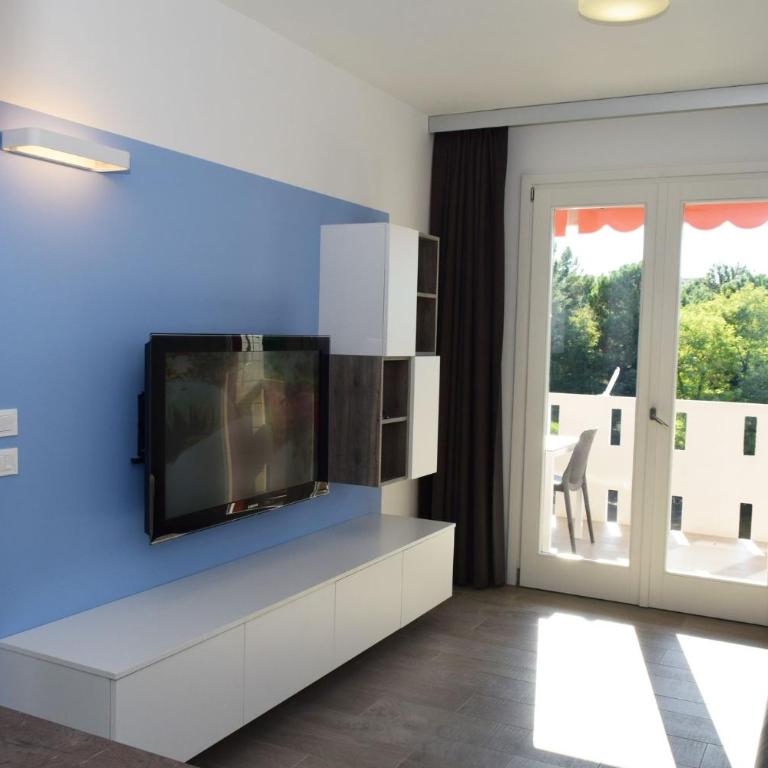 Modern flat with sea view balcony - Apartment - 4