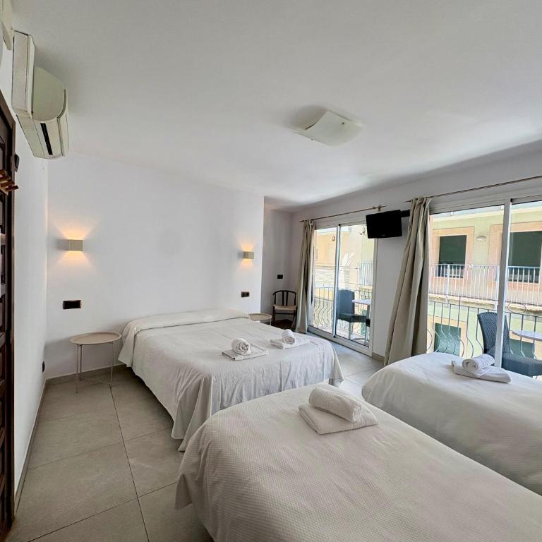 Pensió Anna - Habitación Cuádruple con balcón - 7