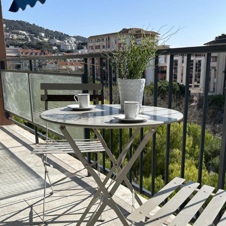 2 pièces avec terrasse proche PORT et VIEUX NICE - Appartement 1 Chambre - 1