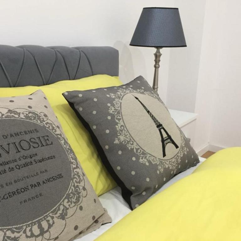 Apartment Center 400 m from National Theatre - Apartment - 22