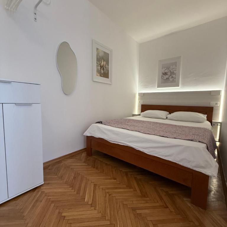 Apartment Lena, Budva Centar - Two-Bedroom Apartment - 4