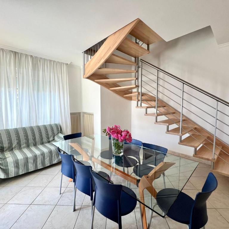 Lignano top-floor flat near center - Apartment - 6