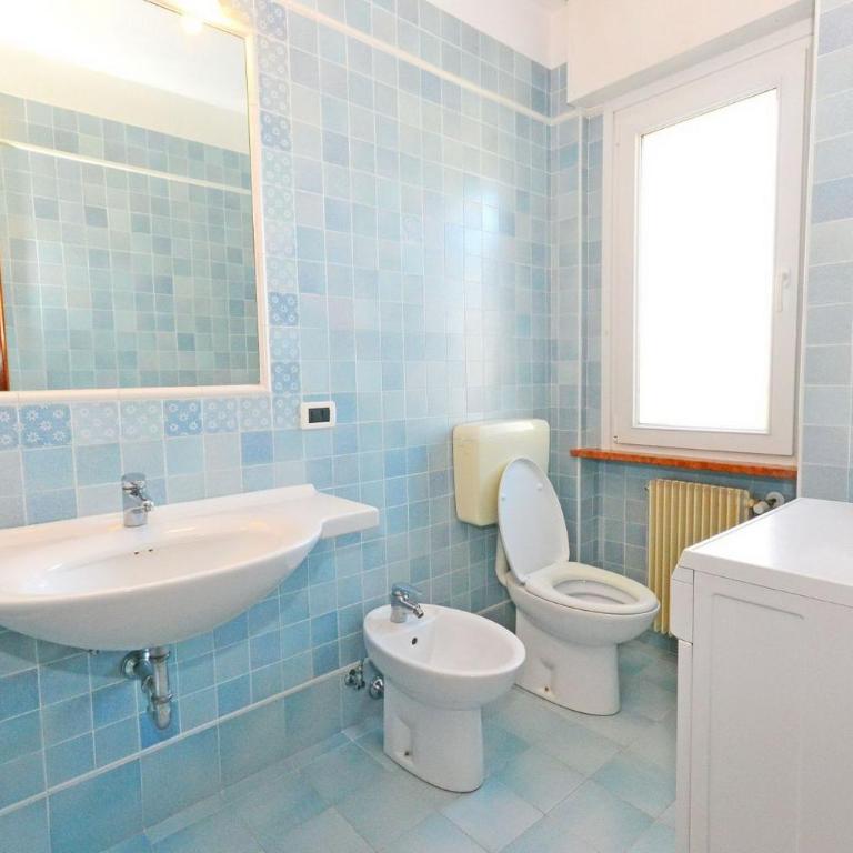 Lignano top-floor flat near center - Apartment - 20