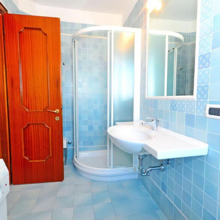 Lignano top-floor flat near center - Apartment - 21