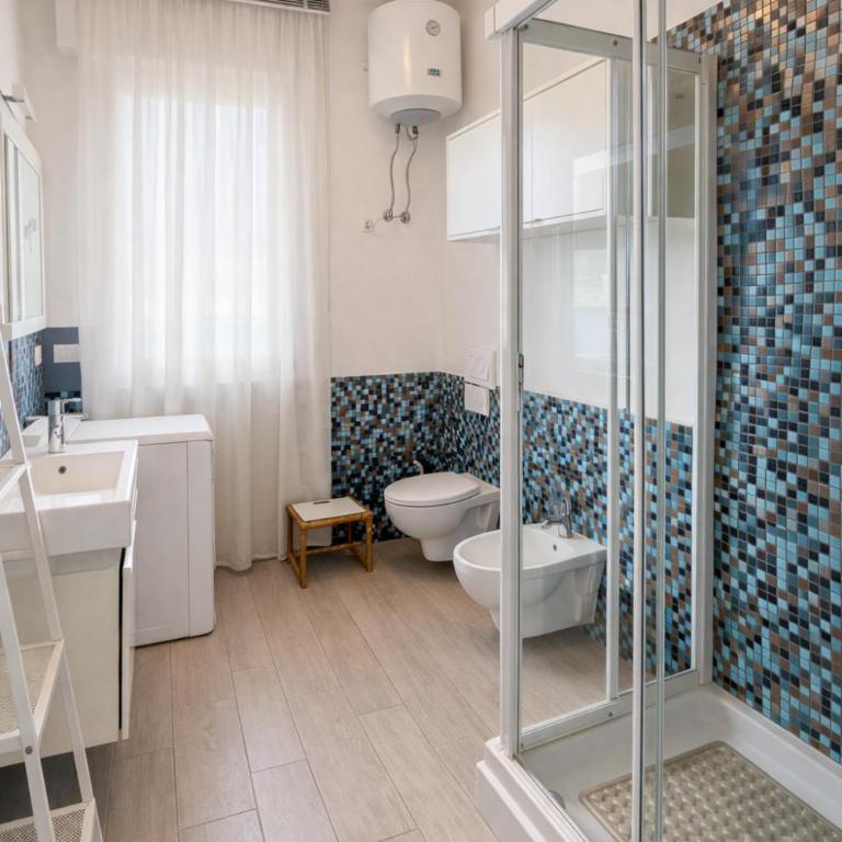 Attico Fronte Mare con Terrazza e Garage Privato - Condominio Lara - Appartamento con Vista Mare - 11