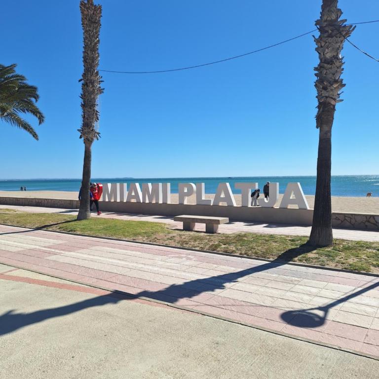 Centrico piso a 5 min de la playa, ac, wifi y parking incluido - Apartamento de 3 dormitorios - 35