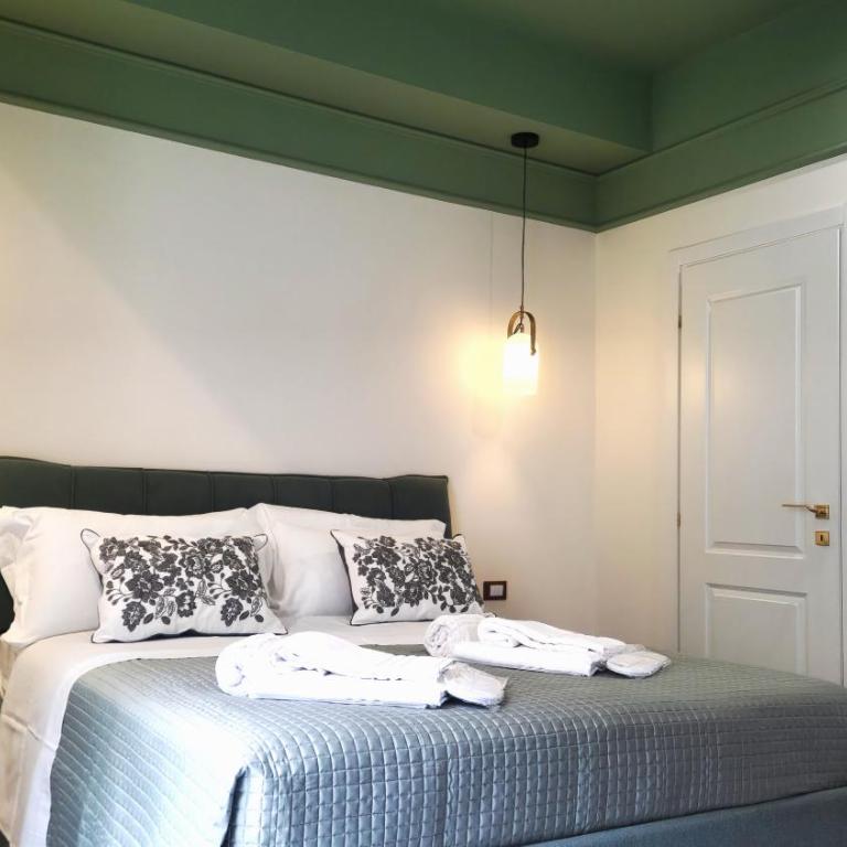 Roma Suite Style 2 - Camera Matrimoniale Deluxe con Balcone - 12