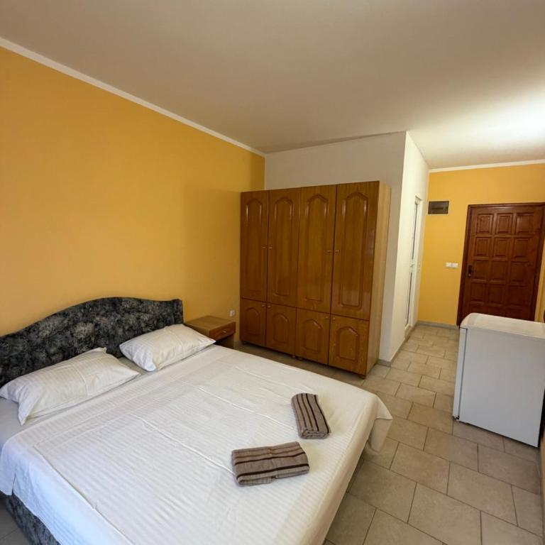 Nick & Mark - Double Room - 3