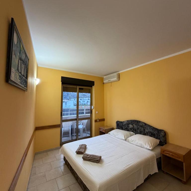 Nick & Mark - Double Room - 4