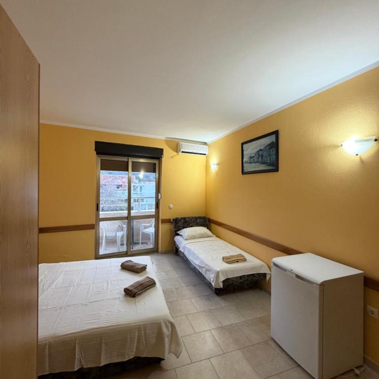 Nick & Mark - Standard Triple Room - 4