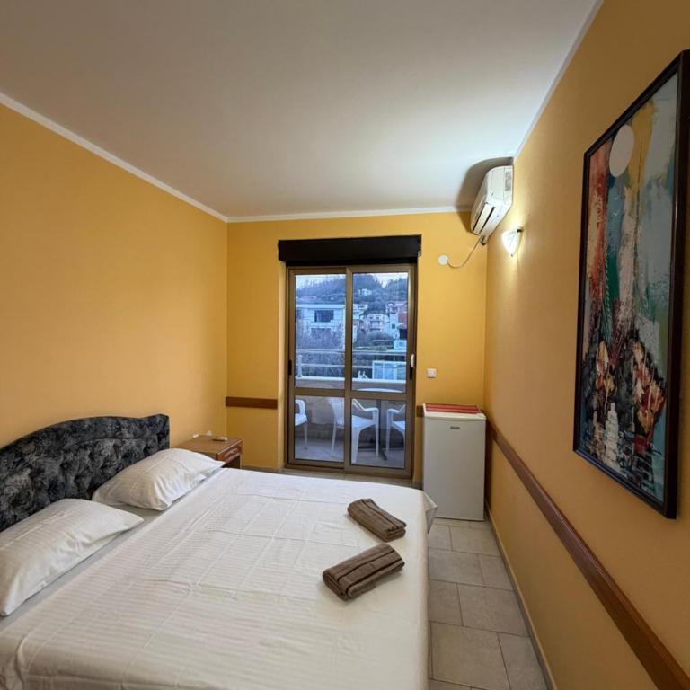 Nick & Mark - Double Room - 3