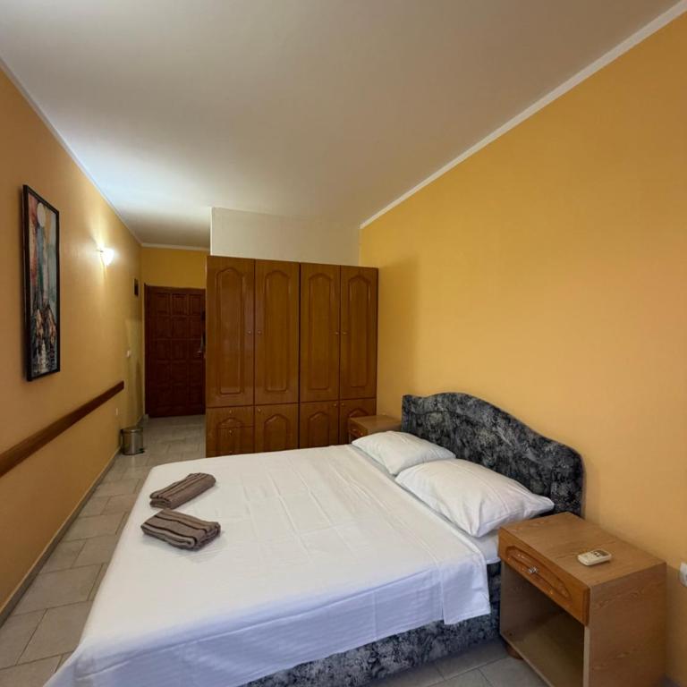 Nick & Mark - Double Room - 4