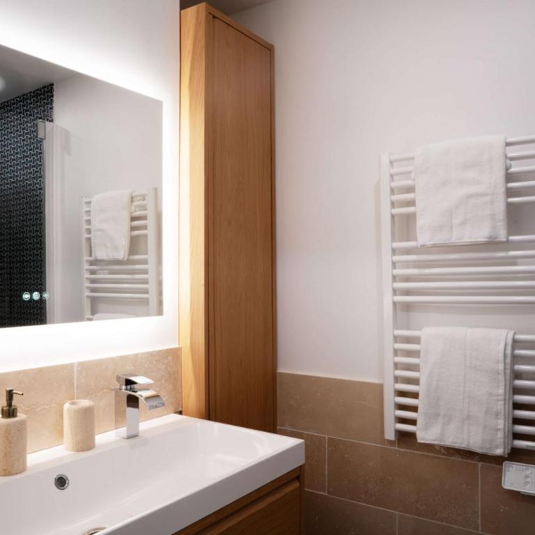 Vue Panoramique Exceptionnelle Mer, Montagne et Village l T2 Luxueux - Apartamento de 1 dormitorio - 10