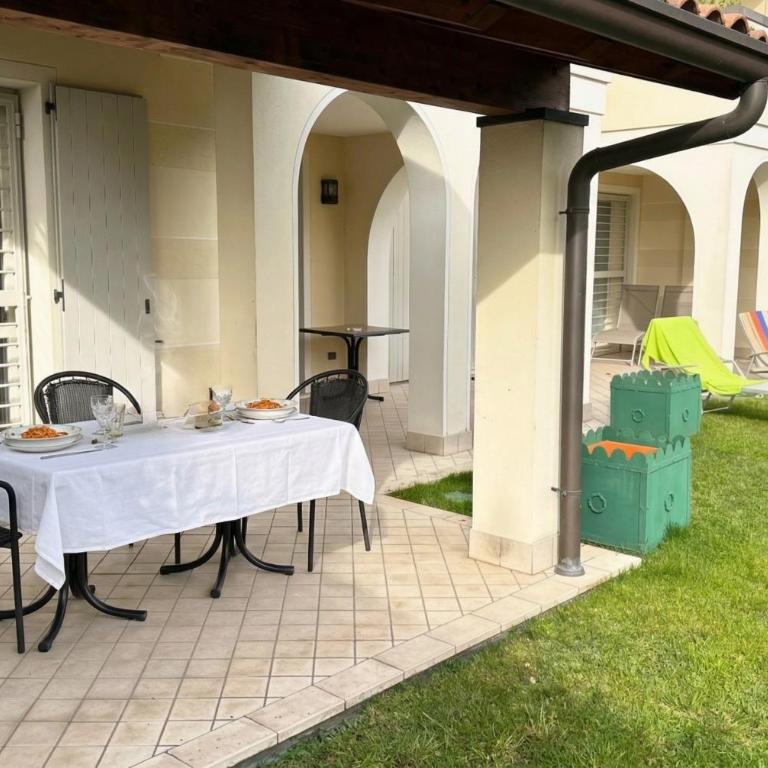 Bea's House, Restyling 2026 Sirmione with Private Garden and shared Pool DesenzanoLoft Official Partner Homes & Villas by Marriott Bonvoy - Appartamento con Vista Piscina - 10
