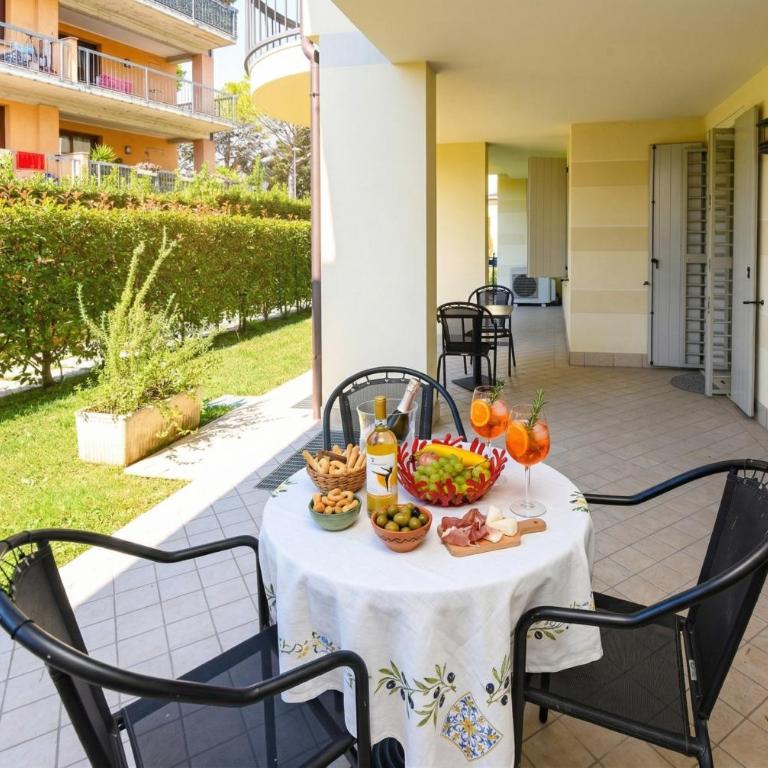 Bea's House, Restyling 2026 Sirmione with Private Garden and shared Pool DesenzanoLoft Official Partner Homes & Villas by Marriott Bonvoy - Appartamento con Vista Piscina - 33