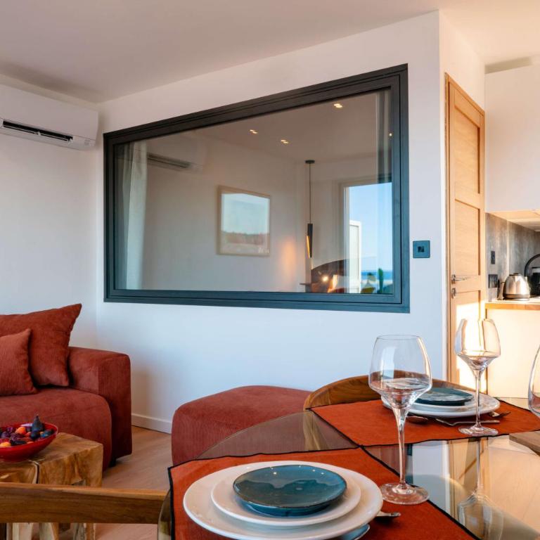 Vue Panoramique Exceptionnelle Mer, Montagne et Village l T2 Luxueux - Apartamento de 1 dormitorio - 7