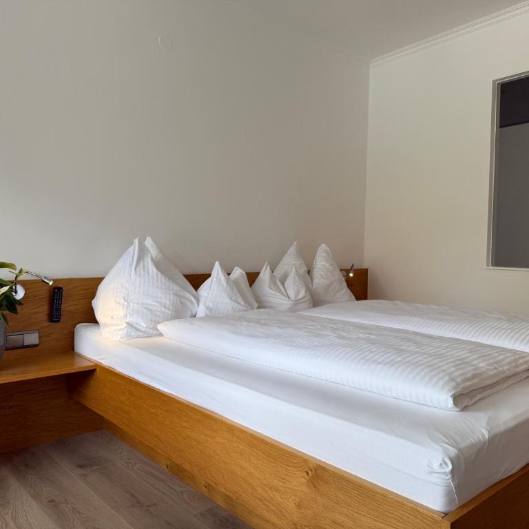 Seehotel Lilly - Deluxe Doppelzimmer mit Loggia und Seeblick - 2