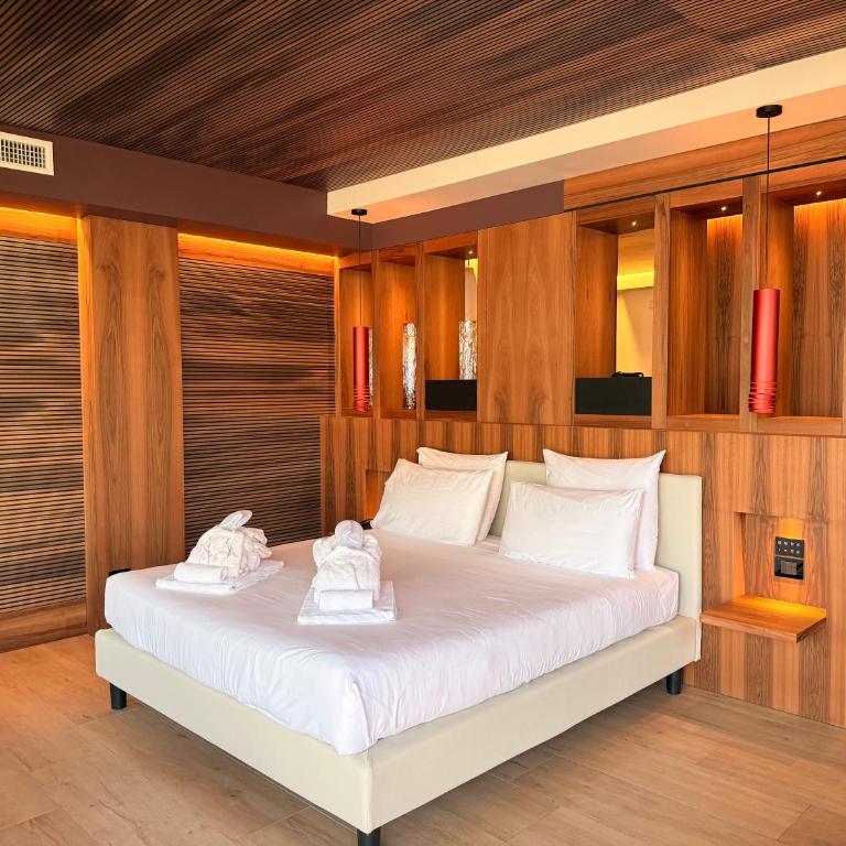 Alevic Hotel Sirmione - Junior Suite with Jacuzzi, Terrace and Partial Lake View - 1