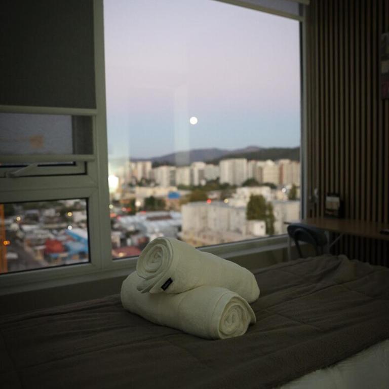 Departamento Premium Vista Laguna Cama King TV 55 Smart Lavadora Secadora Maquina de Cafe - Apartamento de 1 dormitorio - 30