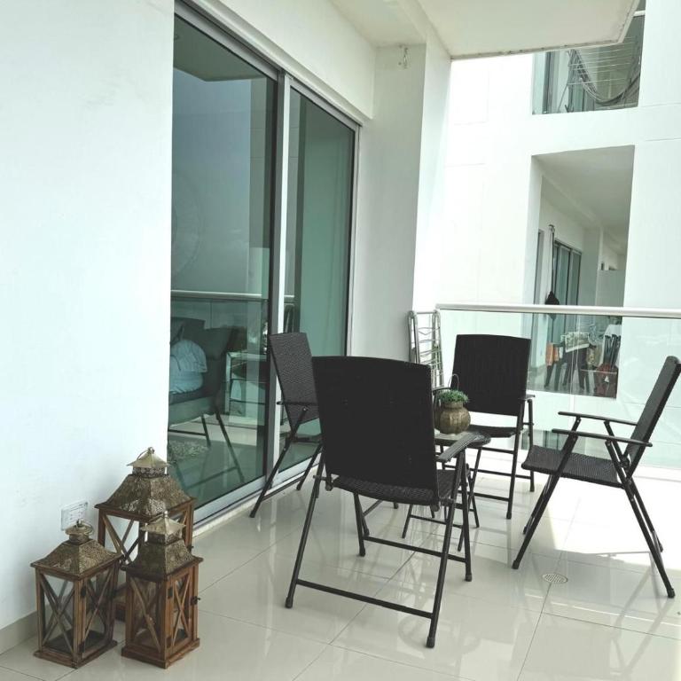 Oceanfront condominium with direct access to the beach. - One-Bedroom Apartment with Lake View - 15