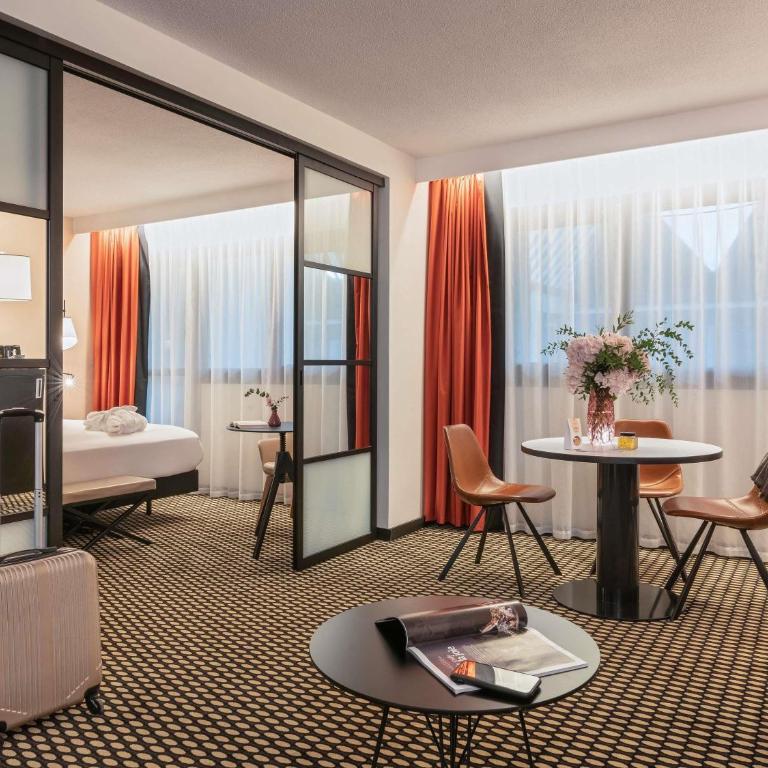 Mercure Paris Porte De Versailles Expo - Suite Familiale avec 1 Lit King-Size et 1 Canapé-Lit - Étage Supérieur - 1