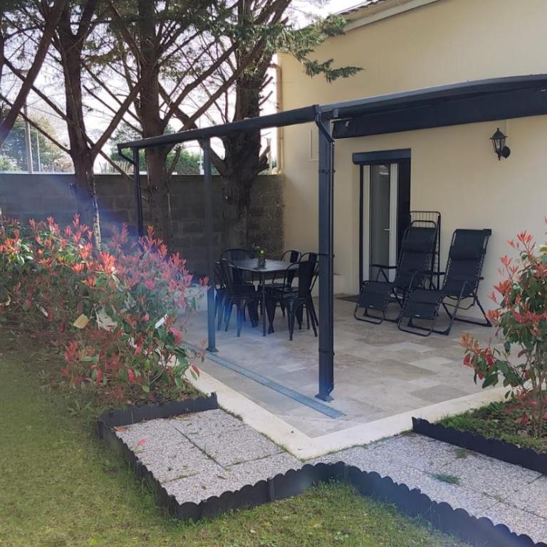 Résidence des Fleurs - Les Escapades Familiales - 1 à 6 personnes - Two-Bedroom Apartment with Terrace - 2