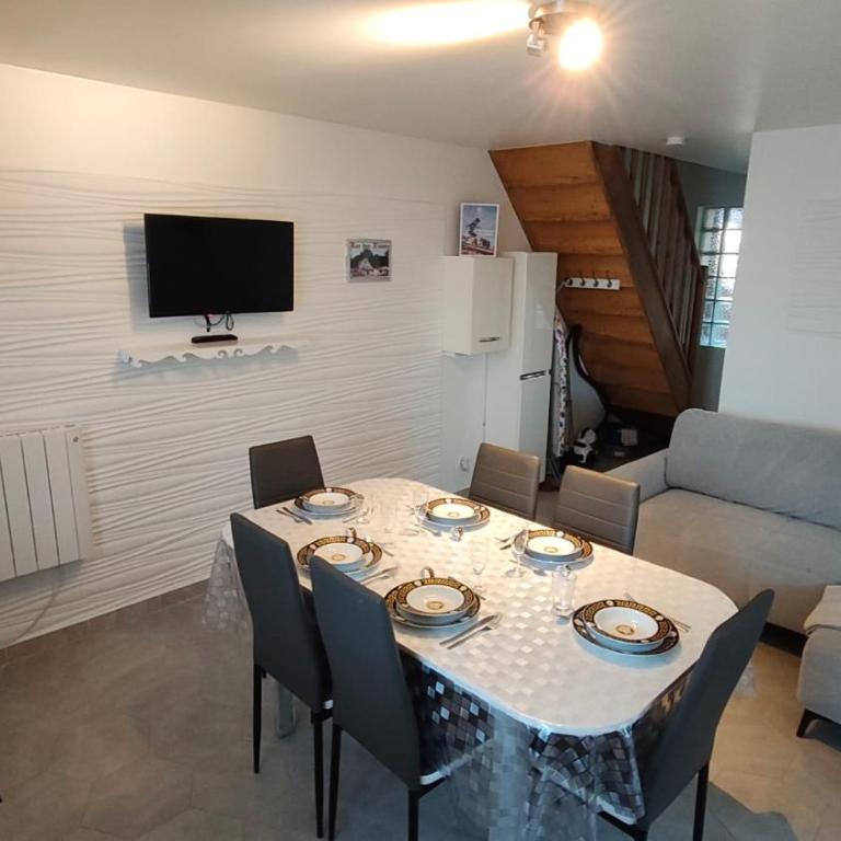 Résidence des Fleurs - Les Escapades Familiales - 1 à 6 personnes - Two-Bedroom Apartment with Terrace - 3