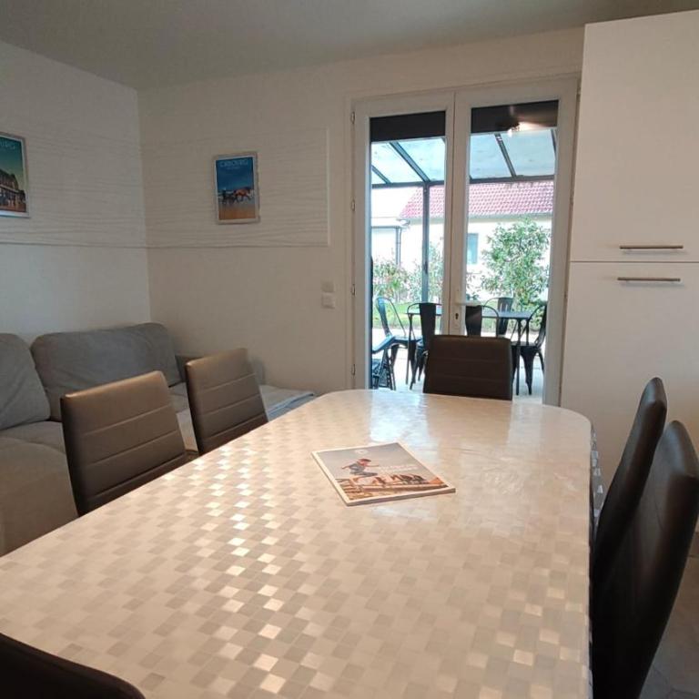 Résidence des Fleurs - Les Escapades Familiales - 1 à 6 personnes - Two-Bedroom Apartment with Terrace - 6