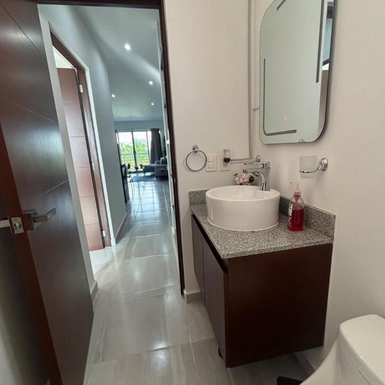 Modern Retreat with Pool in Cancún - Apartamento de 1 dormitorio con terraza - 29