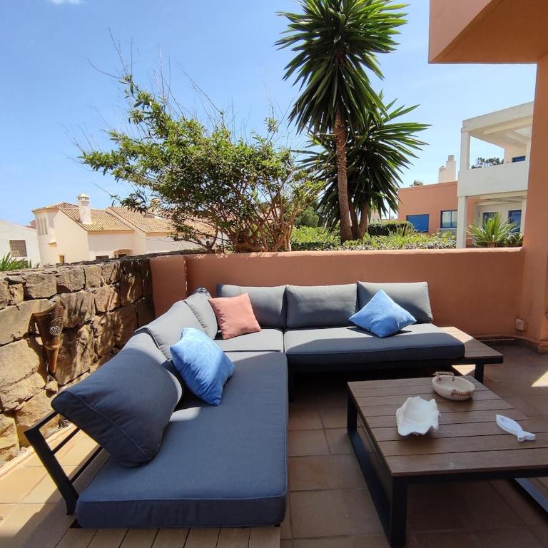 Fun & Work Apartment with Terrace & Pools, Duquesa Golf, Manilva - Apartamento de 1 dormitorio - 4