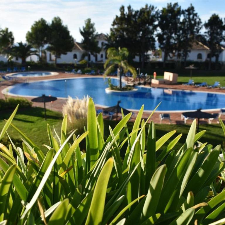 Fun & Work Apartment with Terrace & Pools, Duquesa Golf, Manilva - Apartamento de 1 dormitorio - 7