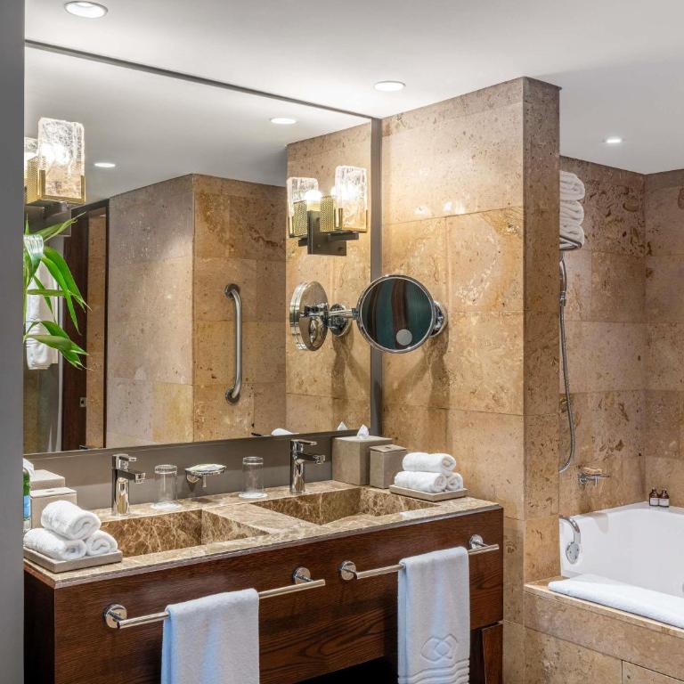 Sofitel Bogota Victoria Regia - Junior Suite with King Bed and Sofa Bed - 6