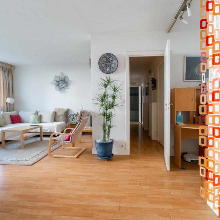 Spacious family flat 2bdr close to Eiffel Tower - Appartement - Vue sur Jardin - 1