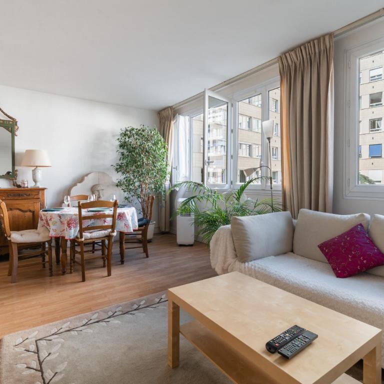 Spacious family flat 2bdr close to Eiffel Tower - Appartement - Vue sur Jardin - 2