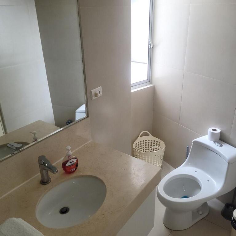 Ocean Breeze & City Vibes Luxury Stay in Lima - Two-Bedroom Apartment - 19