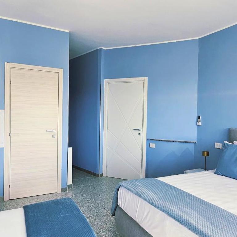 DANIEL SUPERIOR APARTMENTS - Tropea City Center - 250m from the Train Station - One-Bedroom Apartment with Sea View - 4