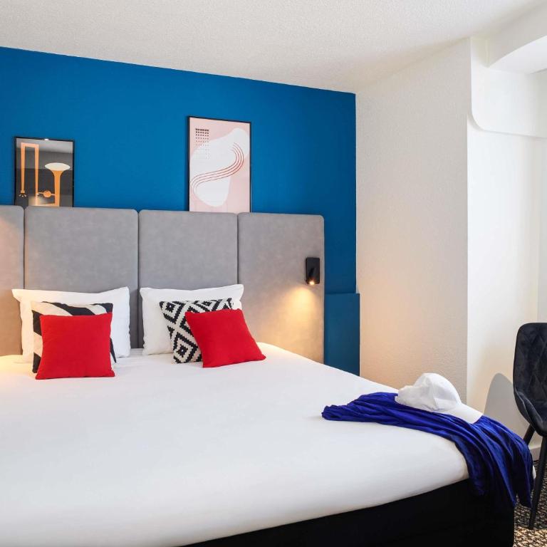 ibis Saint-Nazaire - Trignac - Suite Junior avec 1 Lit Queen-Size et 2 Canapés-Lits - 2