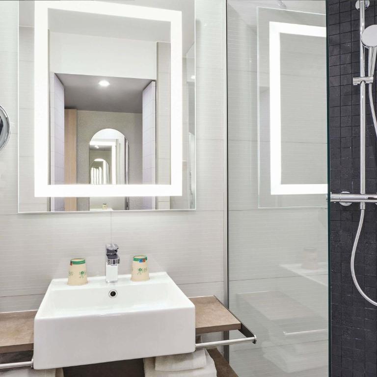 Mercure Paris 15 Porte de Versailles - Chambre Double Supérieure avec Canapé - 6